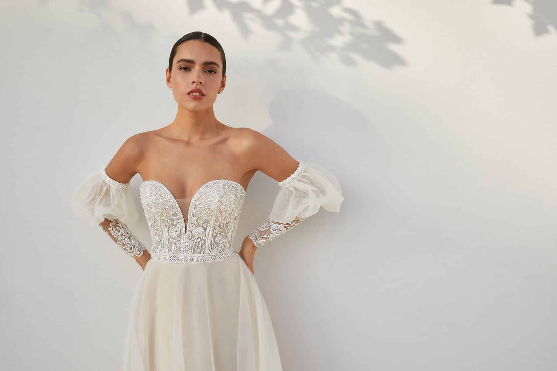 How to Choose Wedding Dress: 5 Things to Consider How to Choose Wedding Dress: 5 Things to Consider