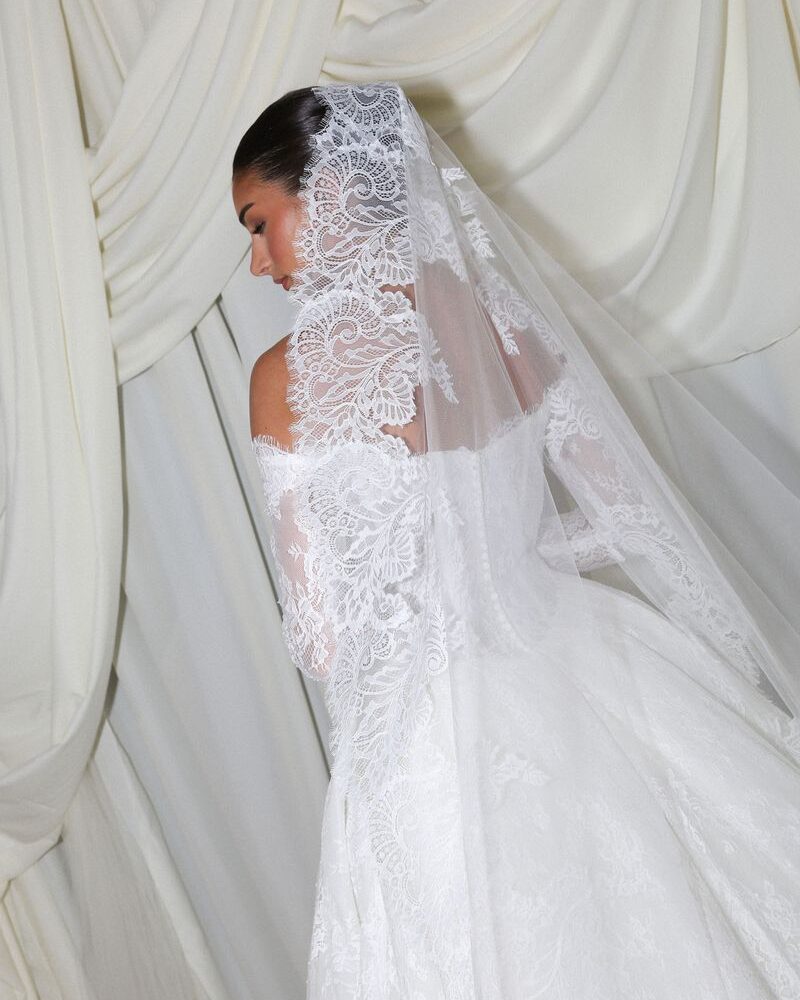 MILAN WITH VEIL